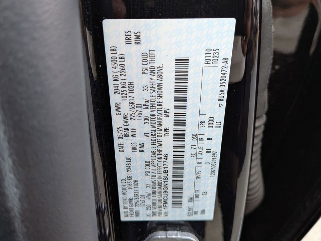 Used 2025 Ford Escape Active AWD/4WD image 30