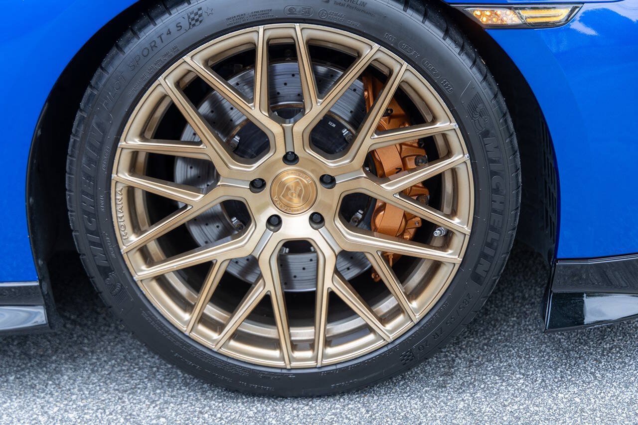 Used 2020 Nissan GT-R Premium AWD/4WD image 17