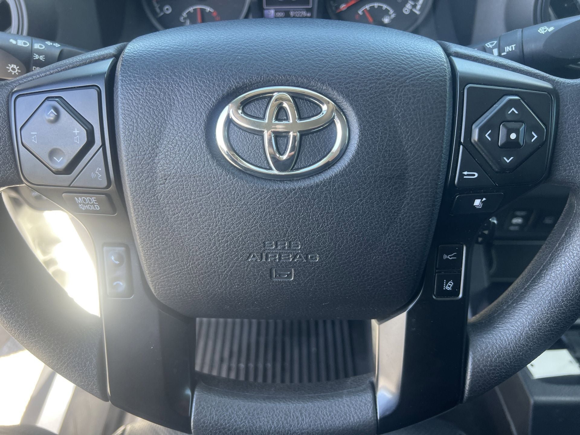 Used 2021 Toyota Tacoma SR w/ SR Convenience Package image 7