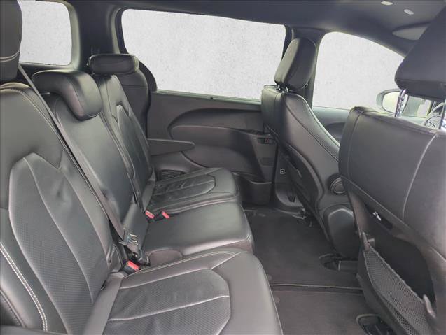 Used 2021 Chrysler Pacifica Touring-L w/ S Appearance Package FWD image 17