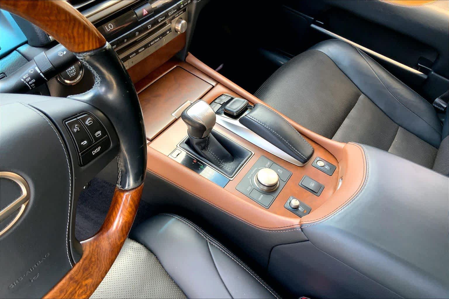 Used 2015 Lexus LS 460 w/ Comfort Package RWD image 17