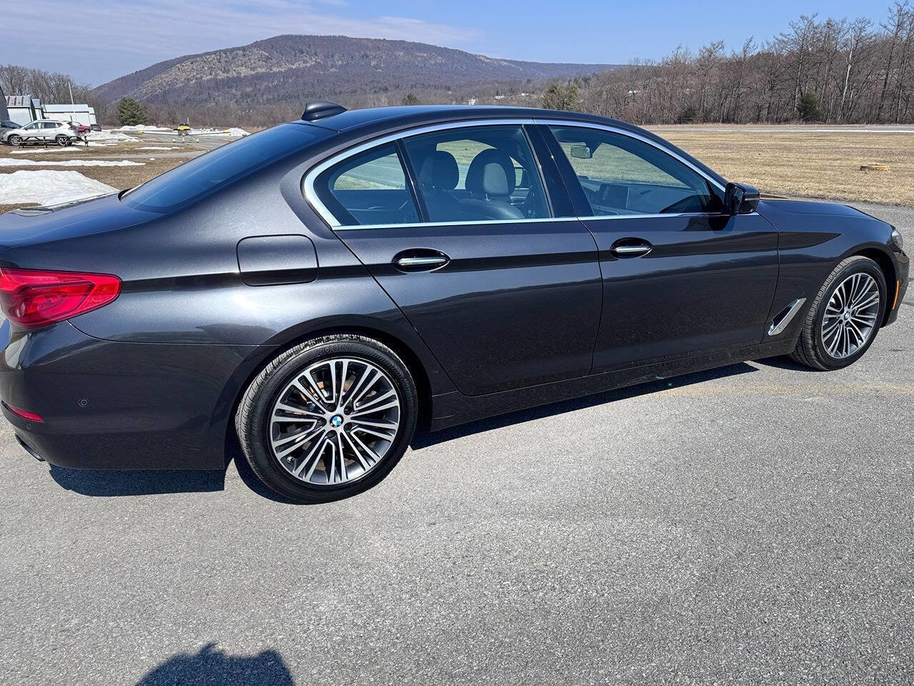 Used 2017 BMW 540i xDrive image 15
