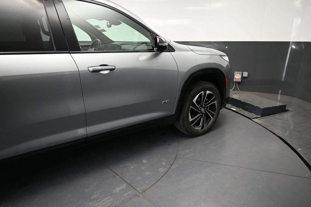 Used 2025 Buick Enclave Sport Touring AWD/4WD image 25