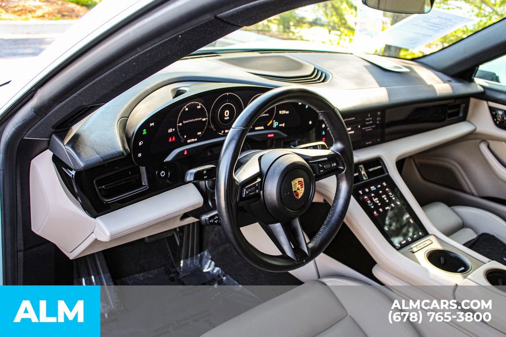 Used 2021 Porsche Taycan image 22