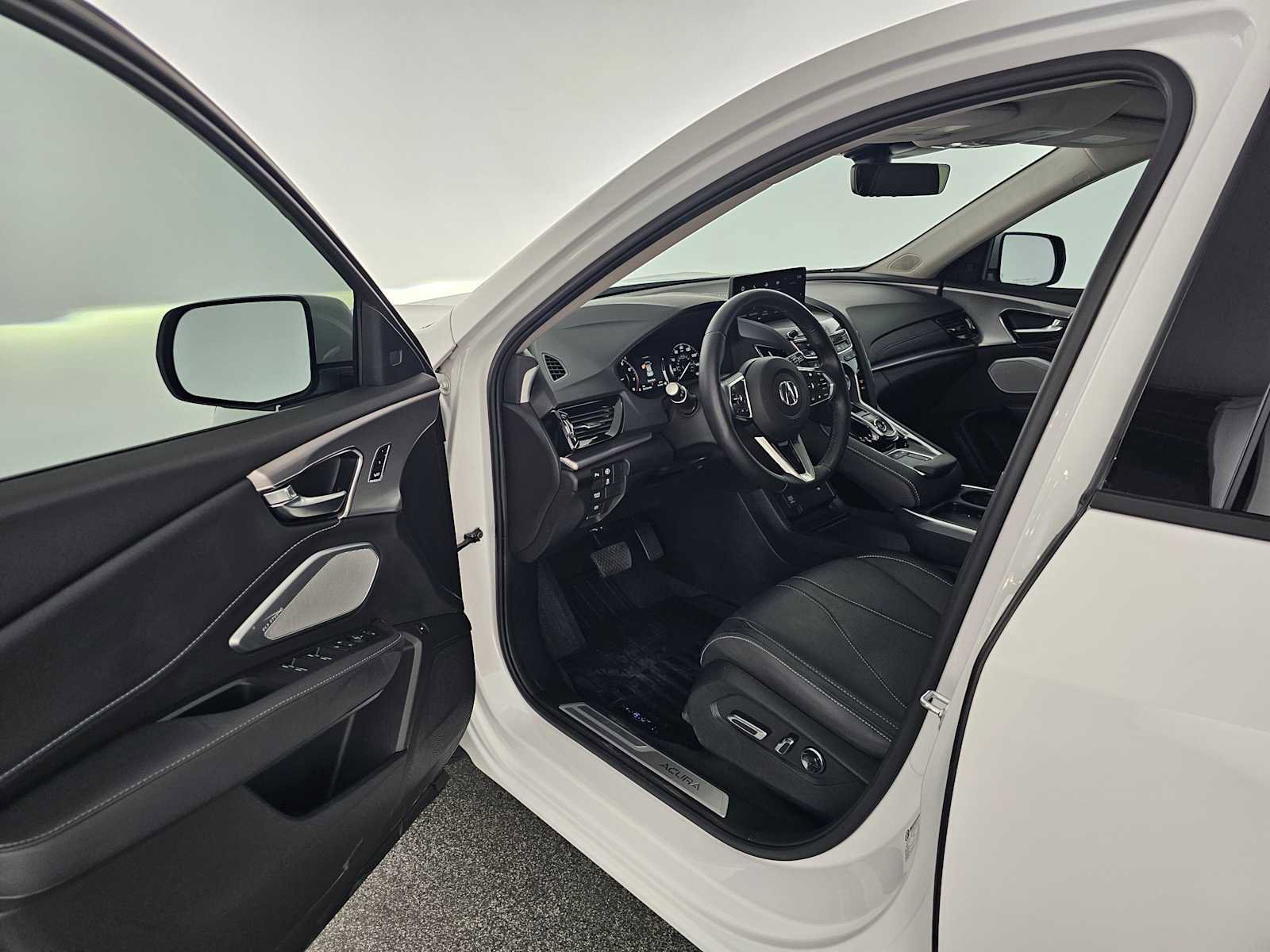 Used 2025 Acura RDX SH-AWD w/ Technology Package image 19