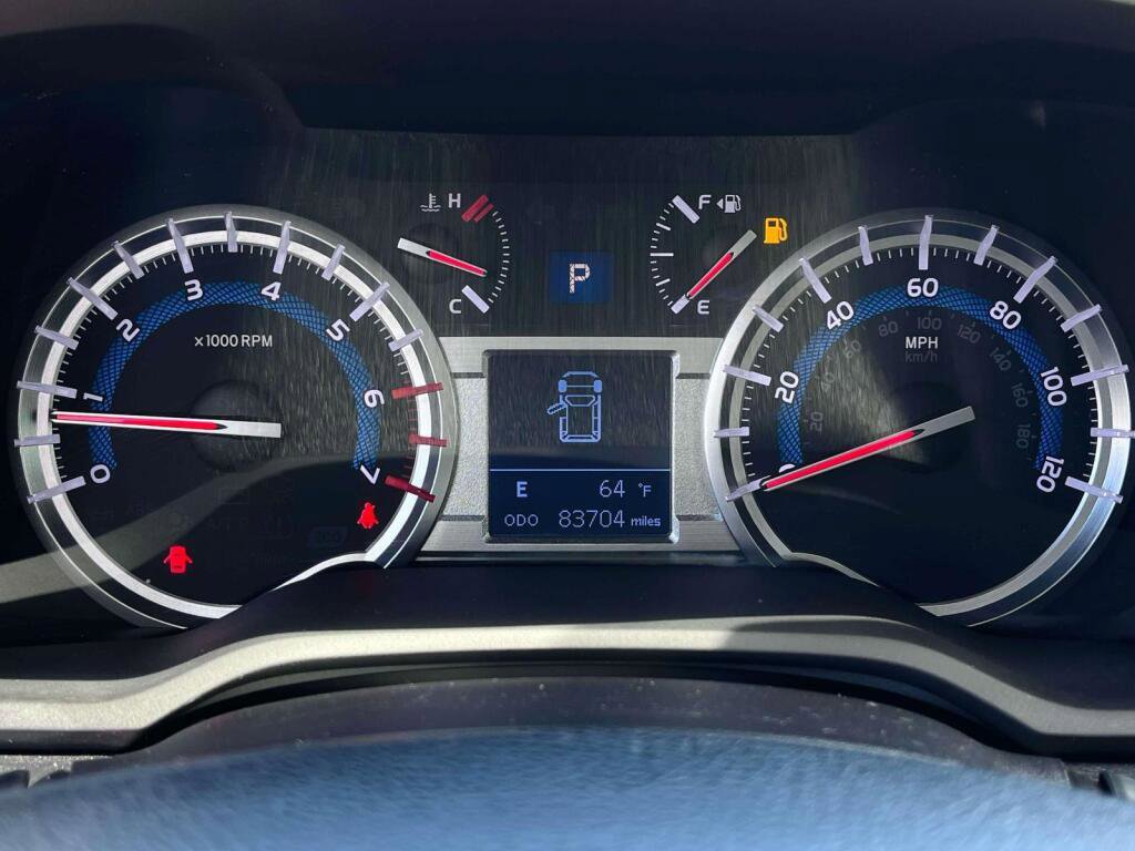Used 2016 Toyota 4Runner Limited AWD/4WD image 3