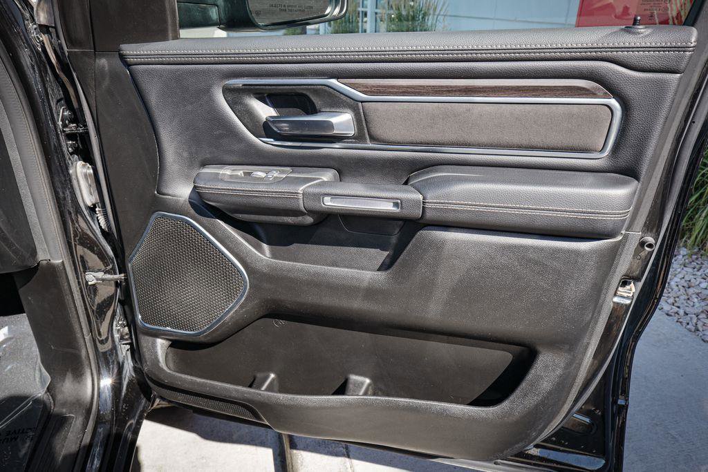 Used 2025 RAM 1500 Laramie image 25