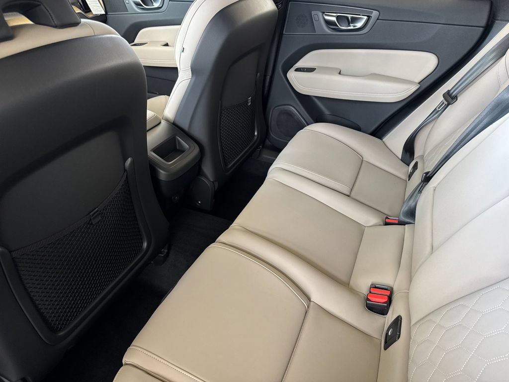 New 2026 Volvo XC60 B5 Core w/ Climate Package PRO AWD/4WD image 11