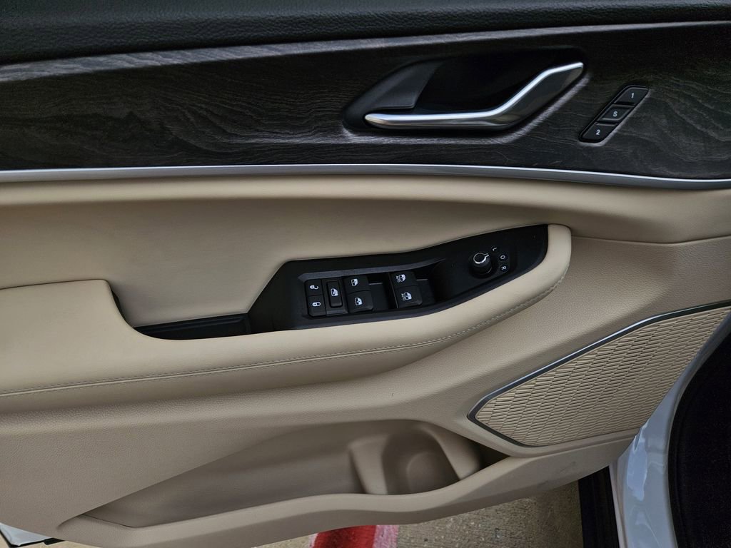 New 2026 Jeep Grand Cherokee L Limited image 18