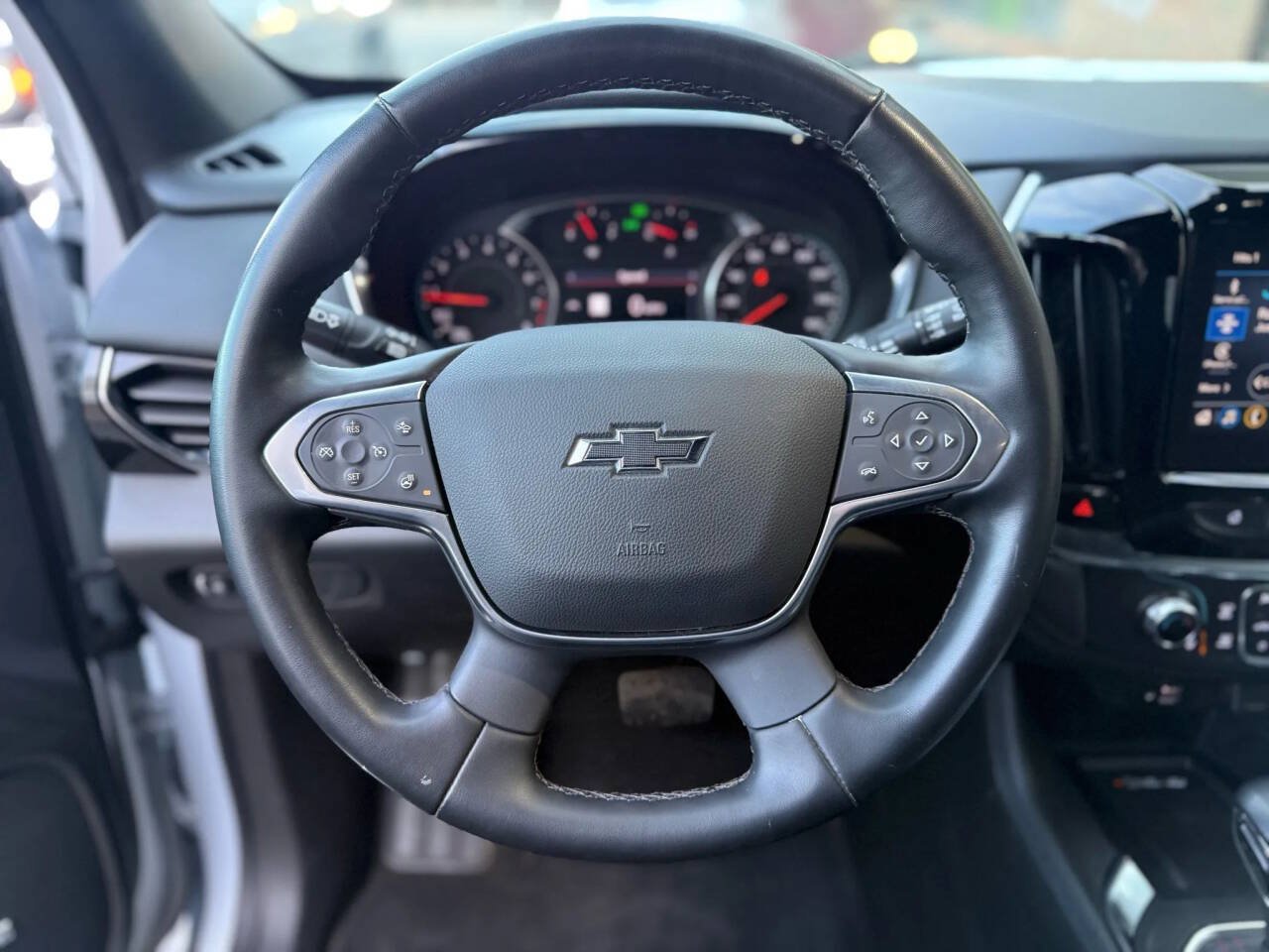 Used 2023 Chevrolet Traverse RS AWD/4WD image 19