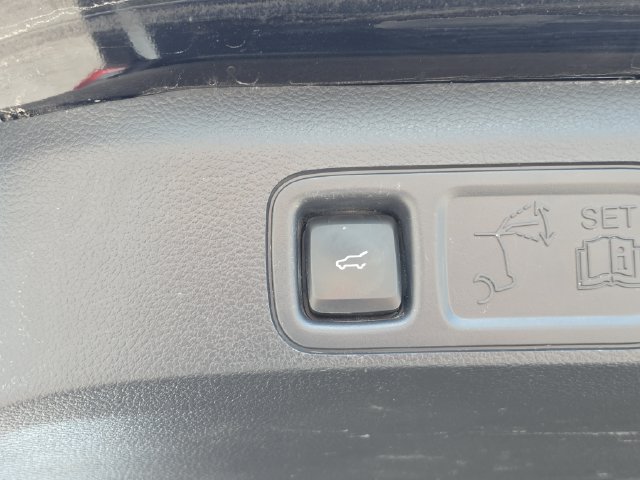 Used 2024 Ford Expedition Limited AWD/4WD image 8