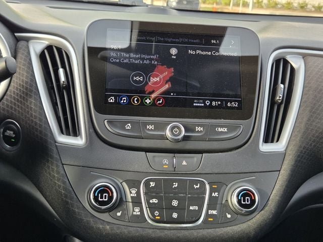 Used 2024 Chevrolet Malibu LT FWD image 18
