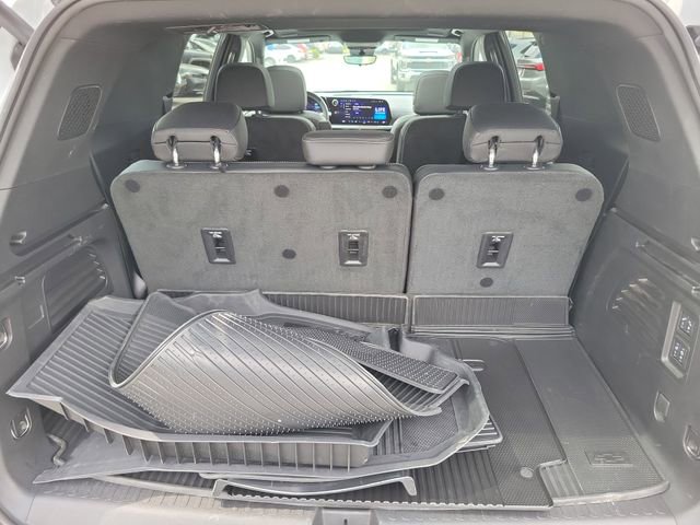 Used 2025 Chevrolet Traverse High Country w/ LPO, Floor Liner Package image 7