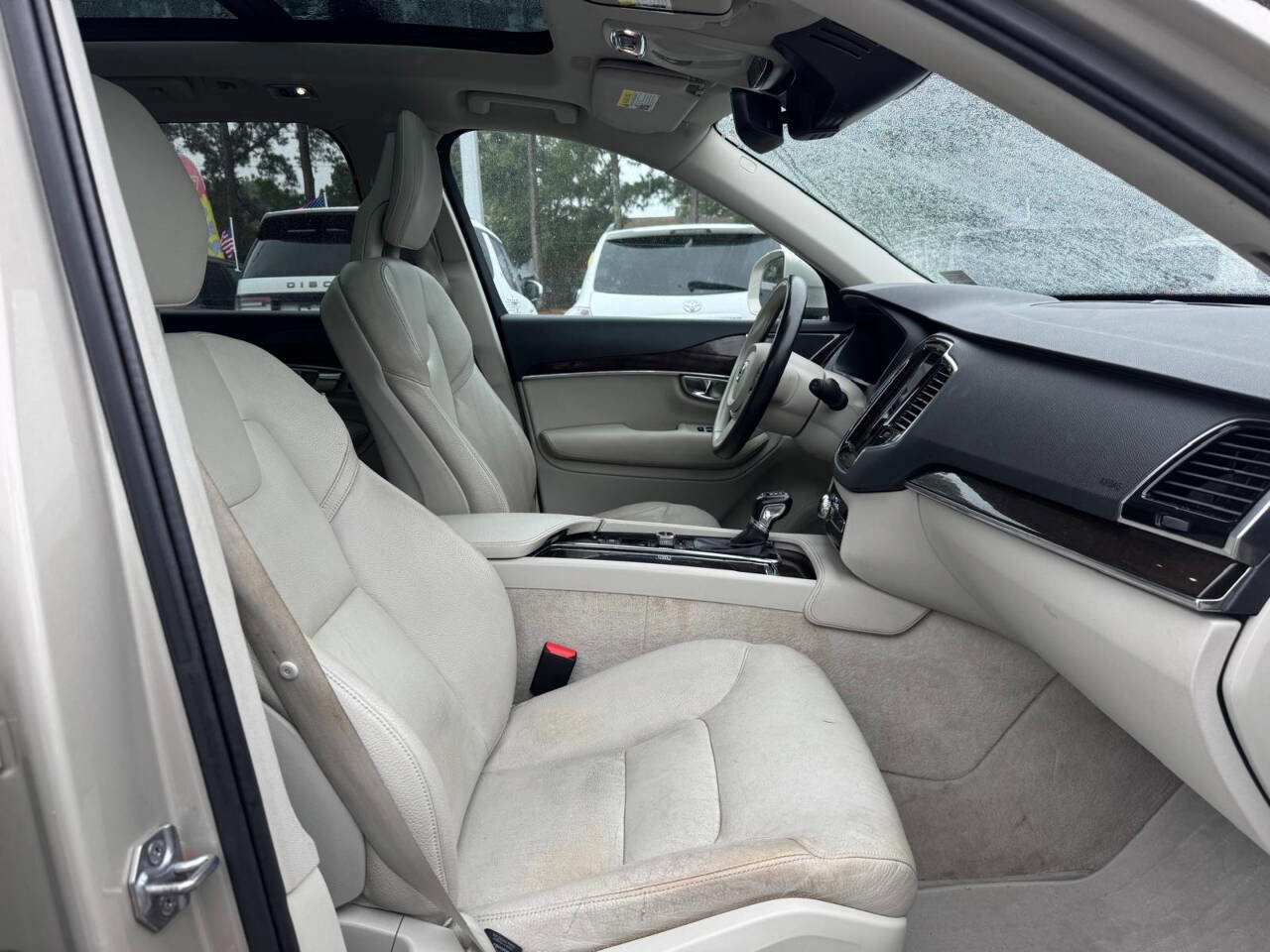 Used 2016 Volvo XC90 T6 Momentum w/ Momentum Plus Package image 13