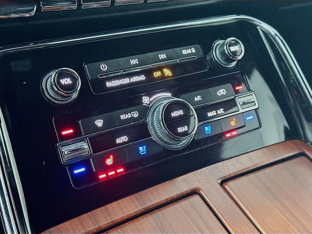 Used 2022 Lincoln Navigator L Standard image 18