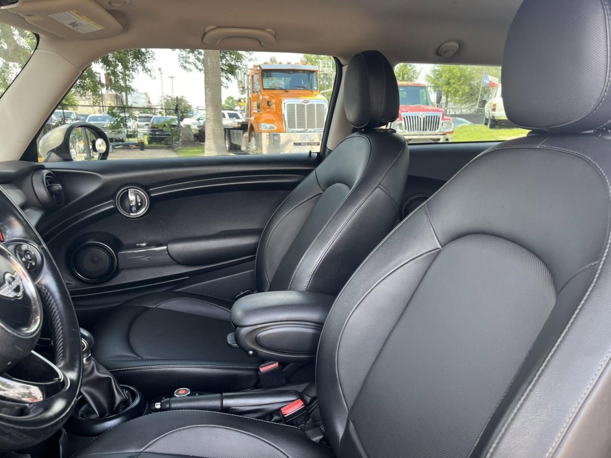 Used 2017 MINI Cooper 2-Door Hardtop FWD image 24