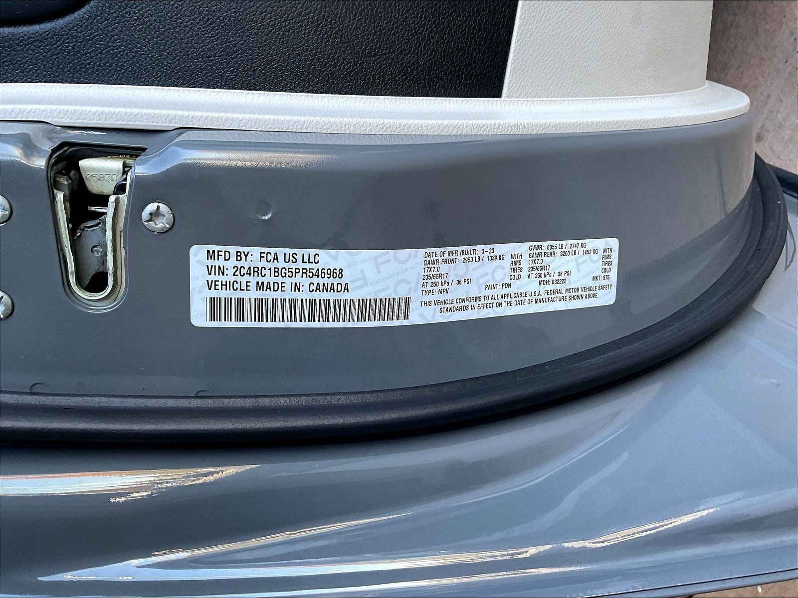 Used 2023 Chrysler Pacifica Touring-L FWD image 18