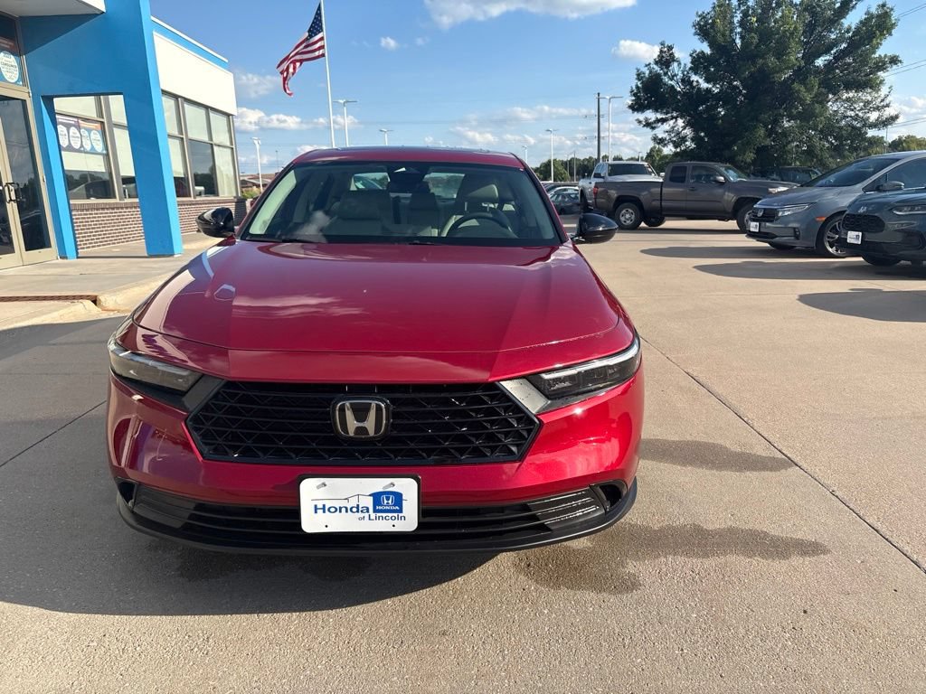 Certified 2025 Honda Accord SE image 2