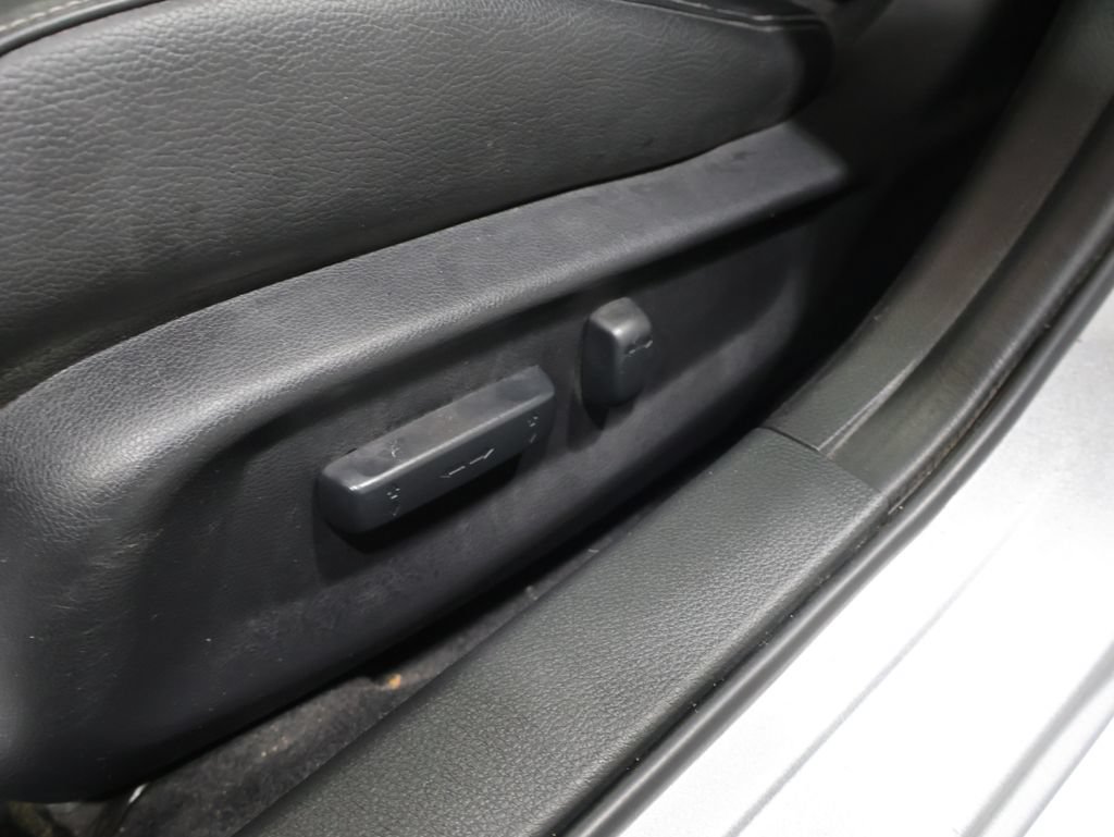 Used 2018 Honda Civic Touring image 12