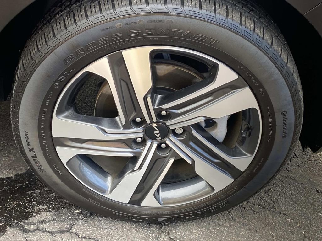 Used 2023 Kia Sorento EX image 30