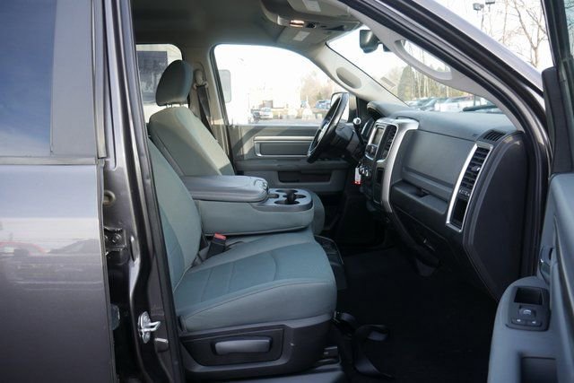 Used 2018 RAM 3500 SLT w/ Luxury Group image 26