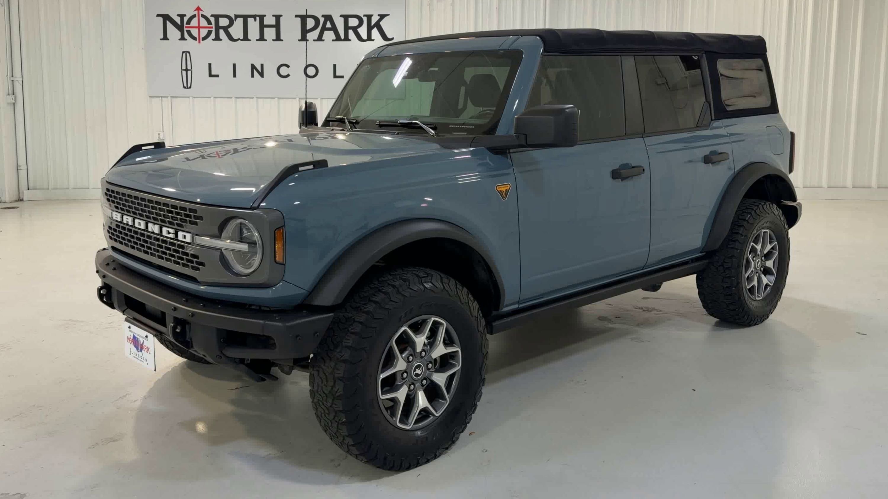 Used 2022 Ford Bronco Badlands image 5
