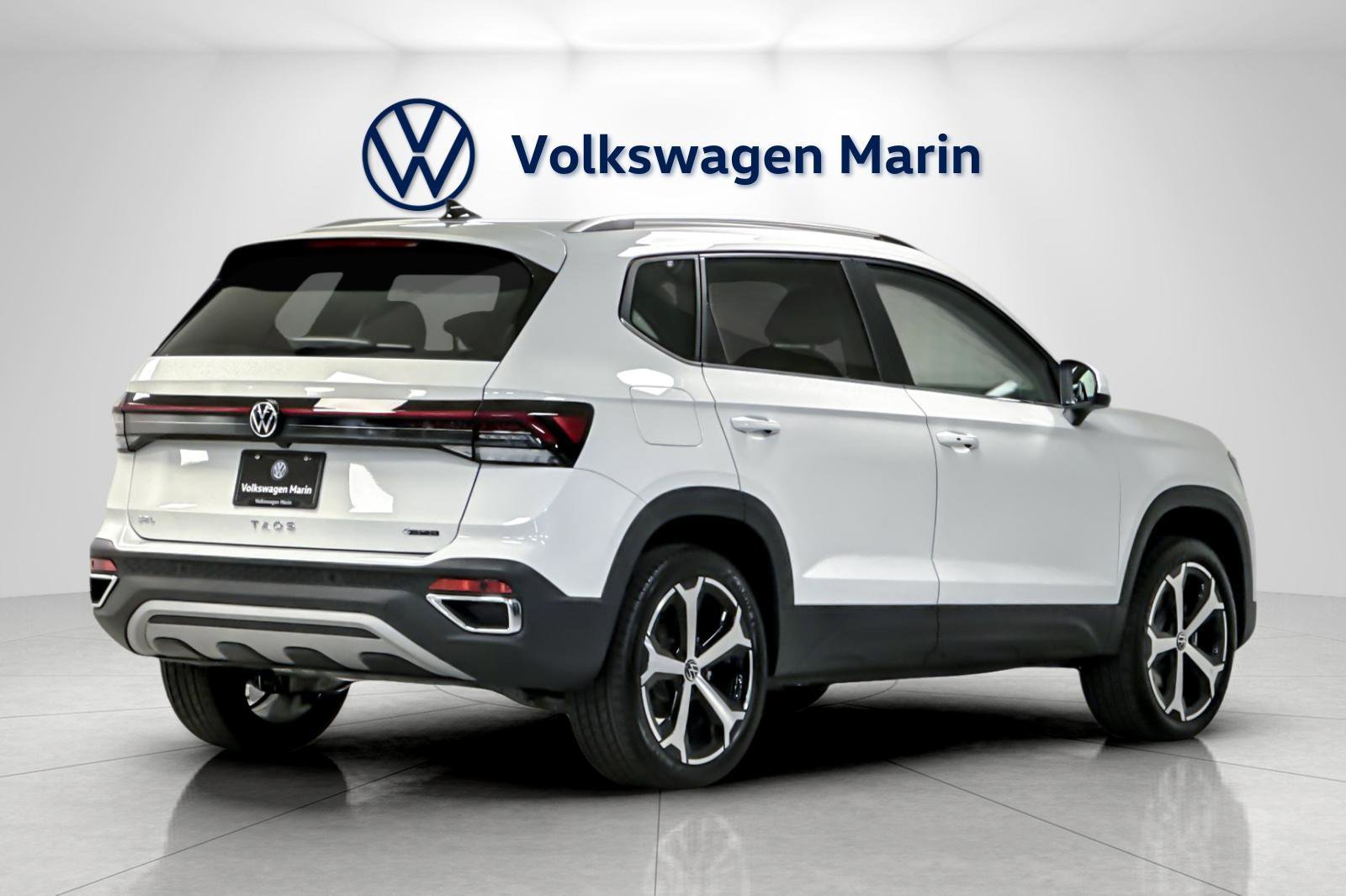 New 2026 Volkswagen Taos SEL image 5
