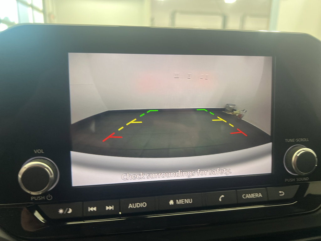 Used 2024 Nissan Pathfinder S image 19