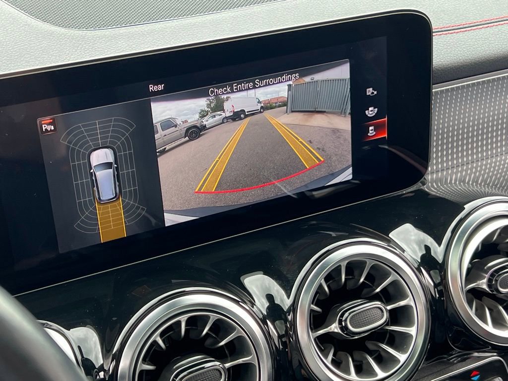 Used 2022 Mercedes-Benz EQB 300 4MATIC image 27