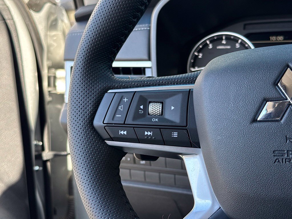 New 2026 Mitsubishi Outlander SE AWD/4WD image 21