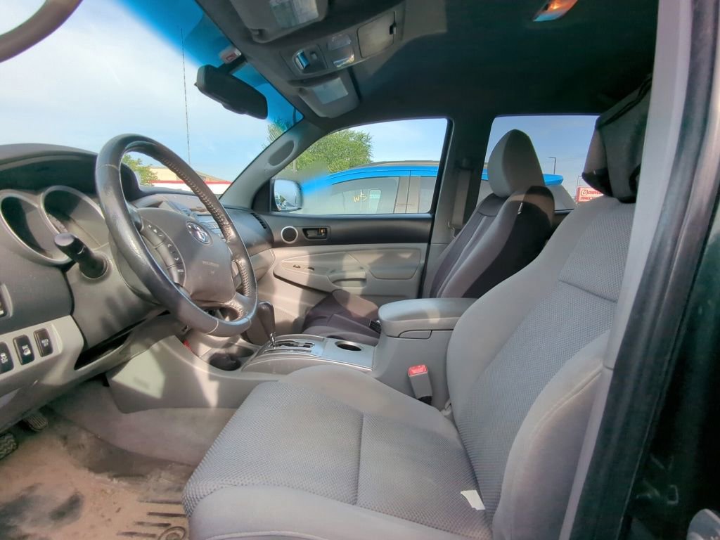 Used 2011 Toyota Tacoma 4x4 Double Cab w/ TRD Off-Road Pkg image 7