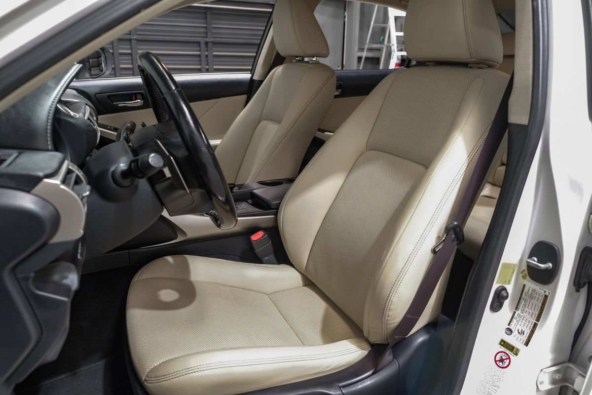 Used 2016 Lexus IS 200t RWD image 24