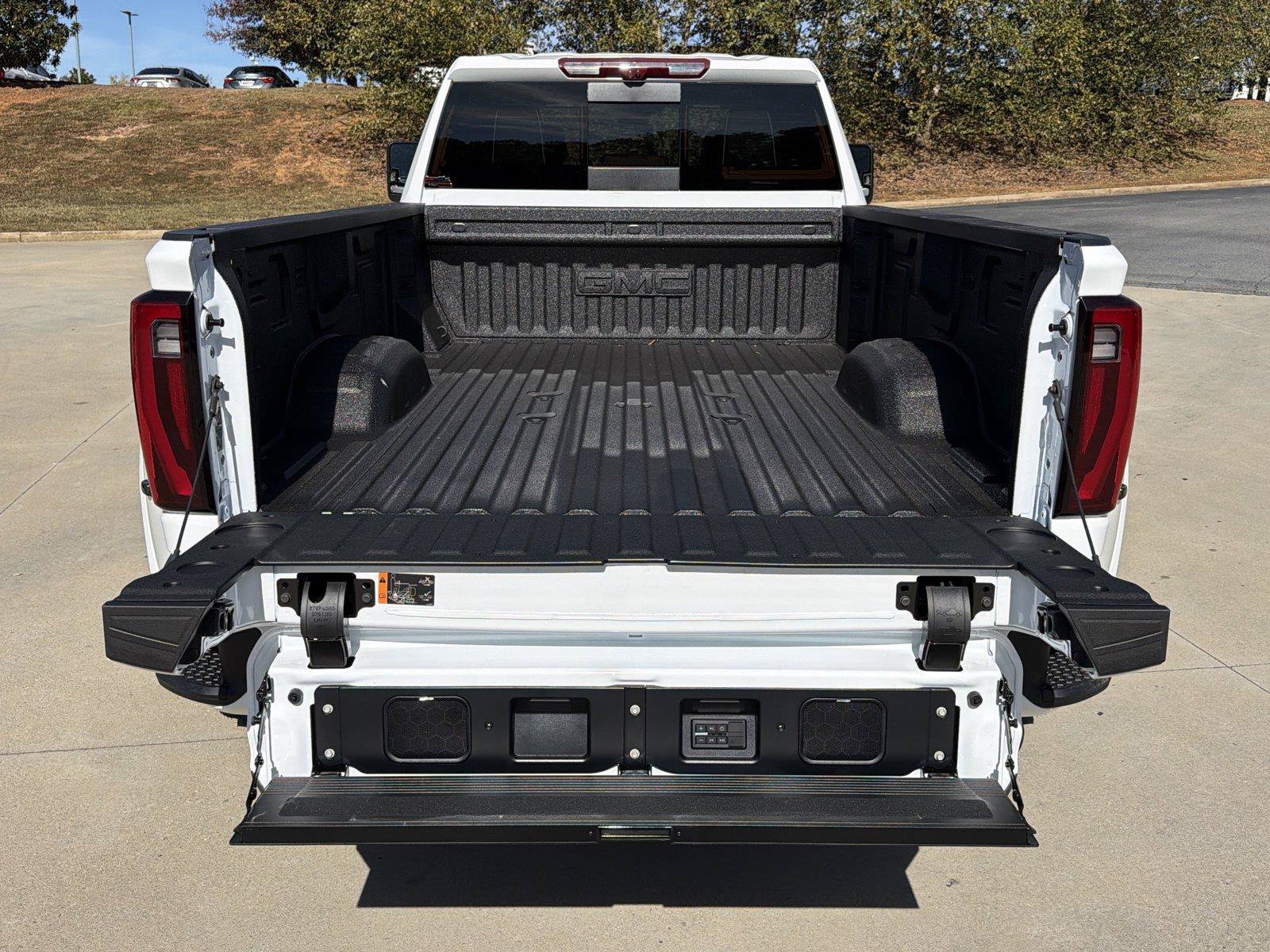 New 2026 GMC Sierra 3500 Denali Ultimate AWD/4WD image 16