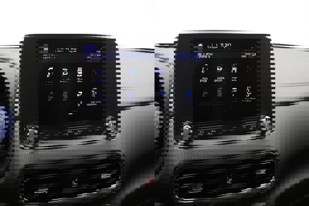 Used 2023 Hyundai Kona SE w/ Cargo Package image 22