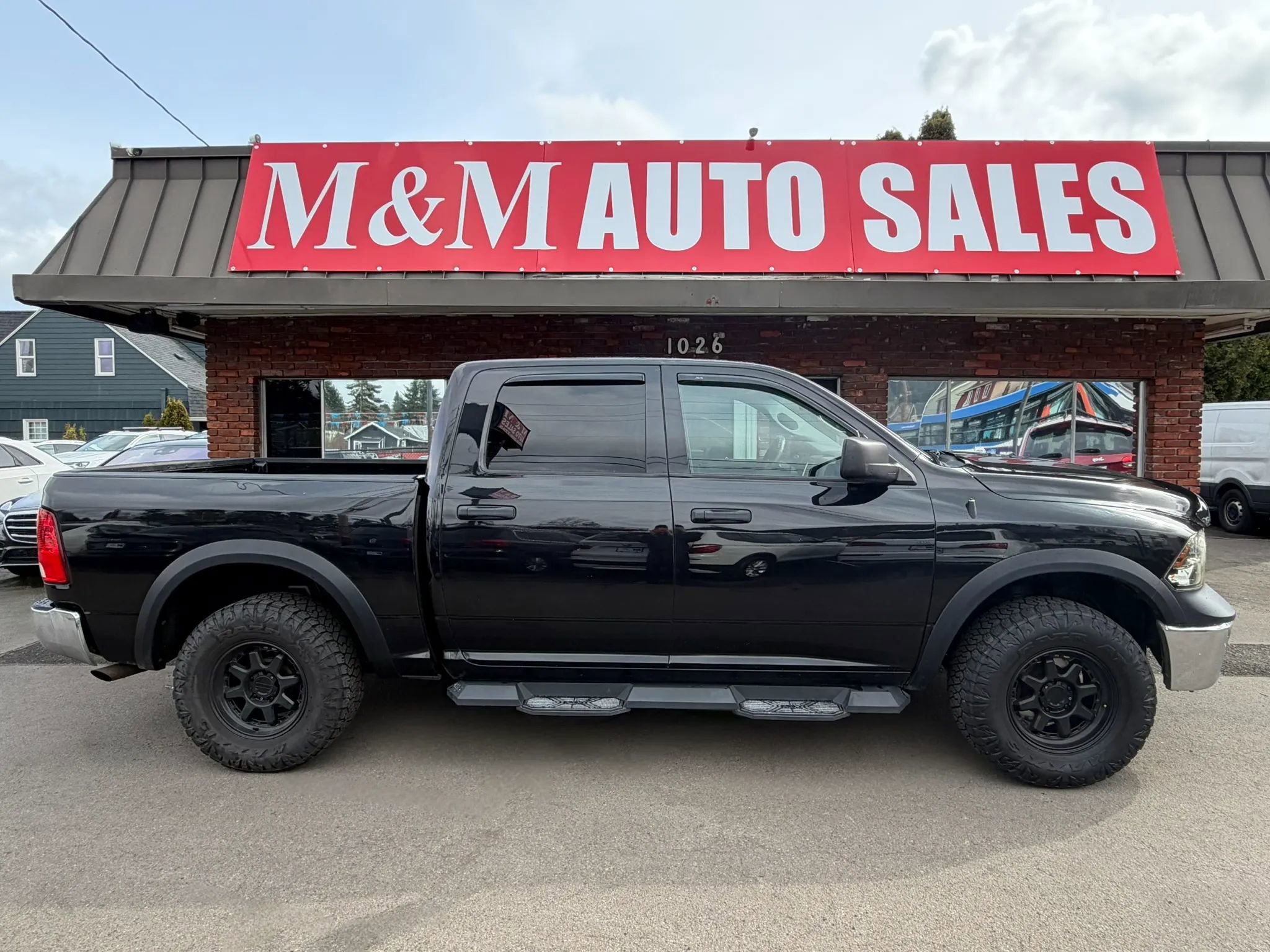 Used 2016 RAM 1500 ST w/ SXT Appearance Group image 2