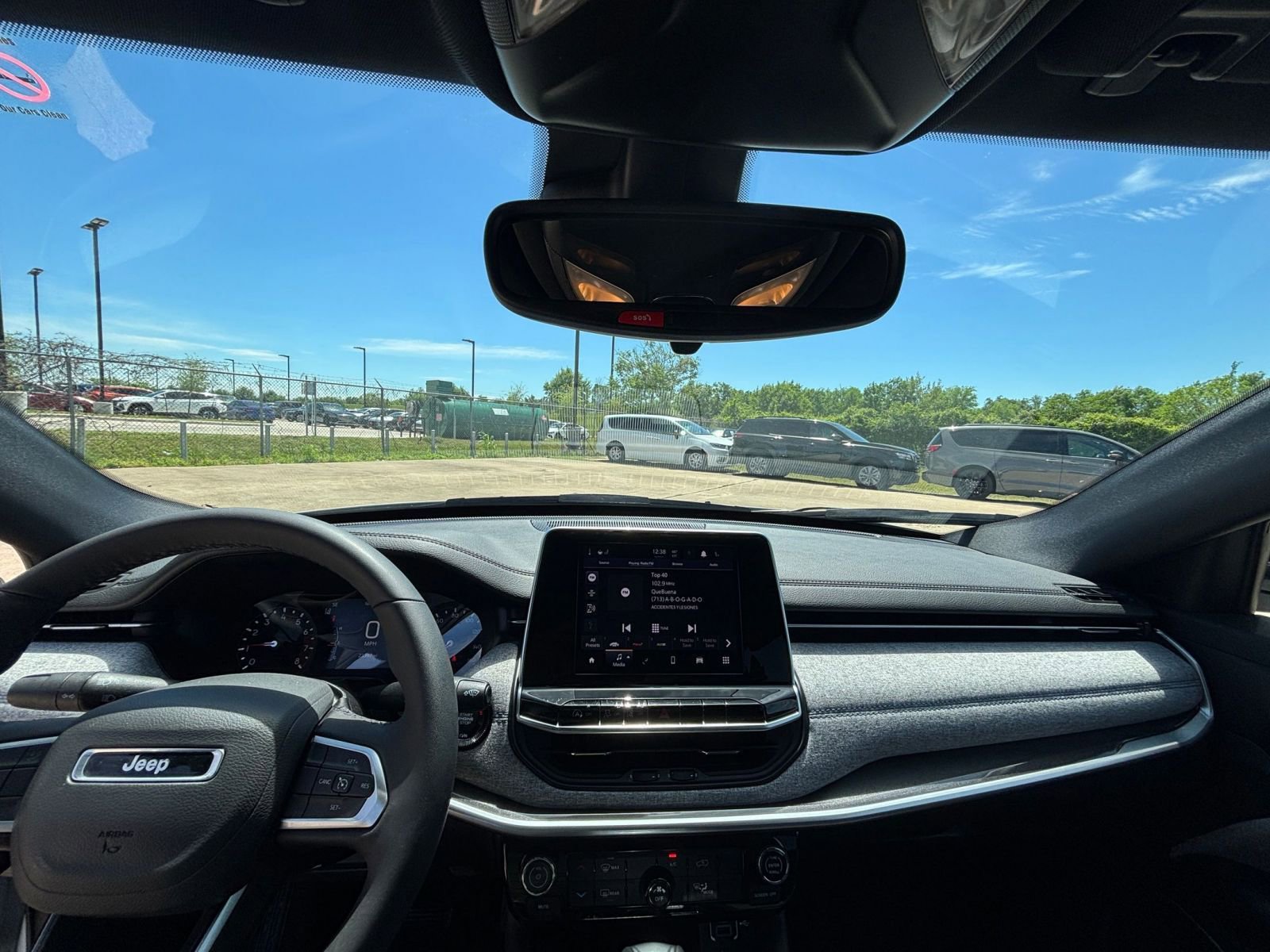 Used 2025 Jeep Compass Latitude image 32