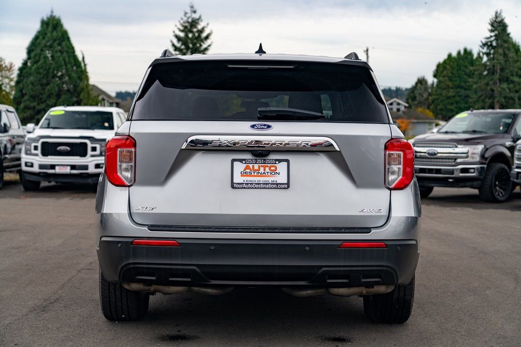 Used 2022 Ford Explorer XLT image 11