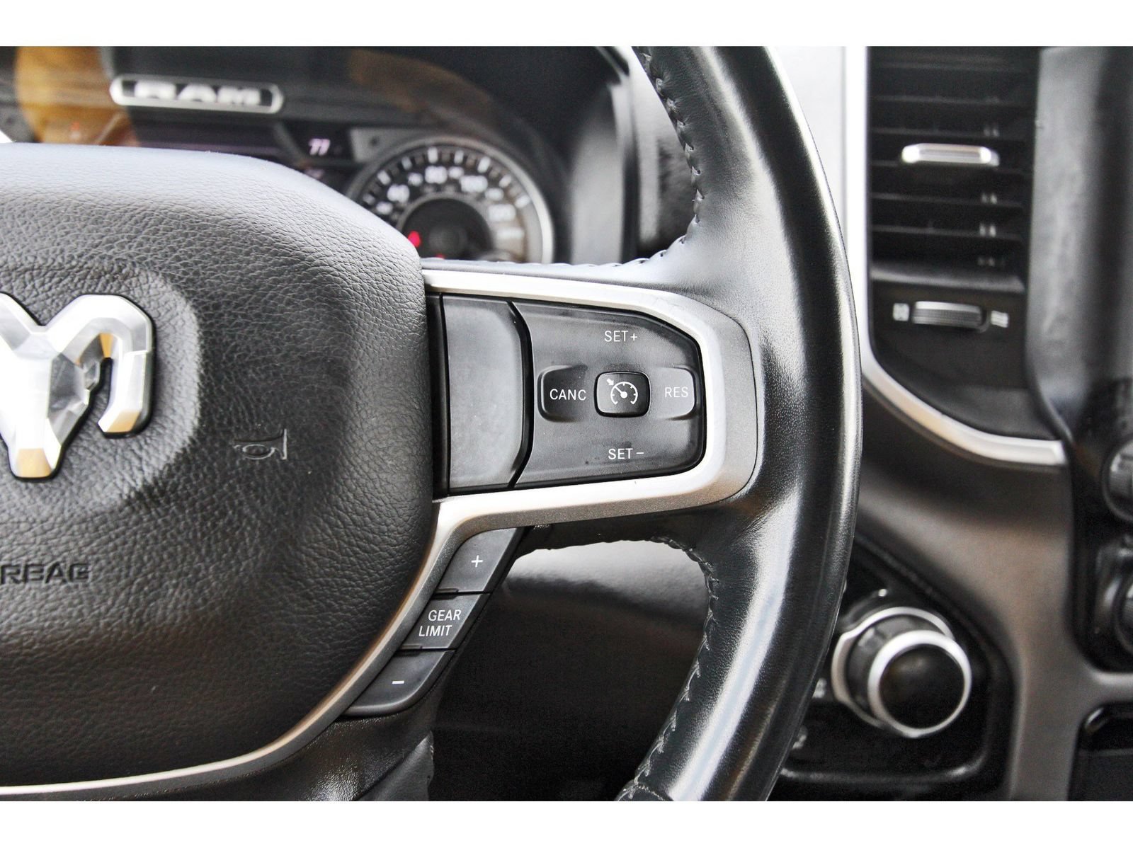 Used 2022 RAM 1500 Big Horn AWD/4WD image 25