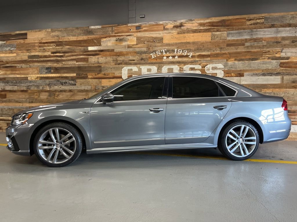 Used 2017 Volkswagen Passat 1.8T R-Line image 16