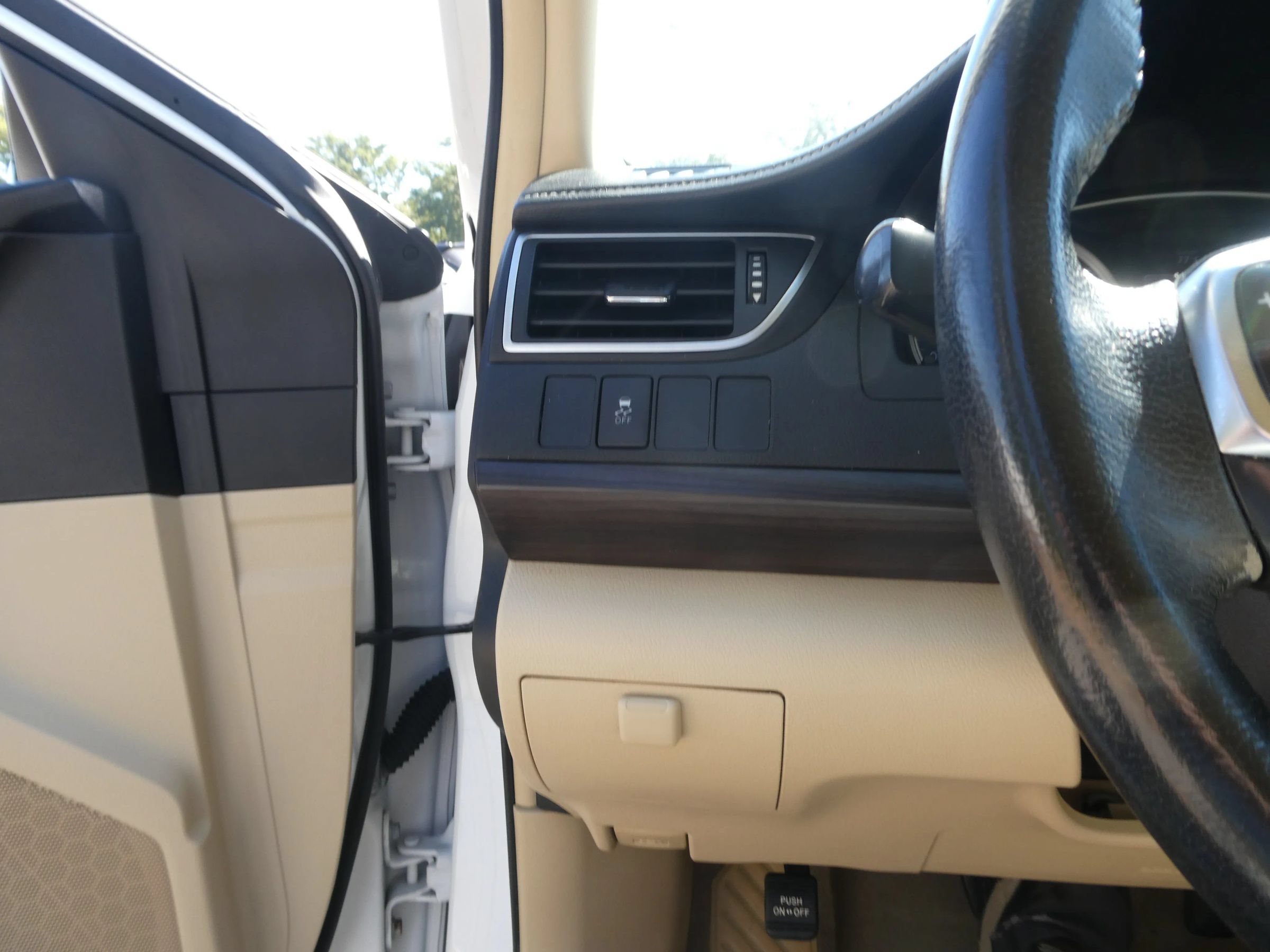 Used 2016 Toyota Camry XLE FWD image 16