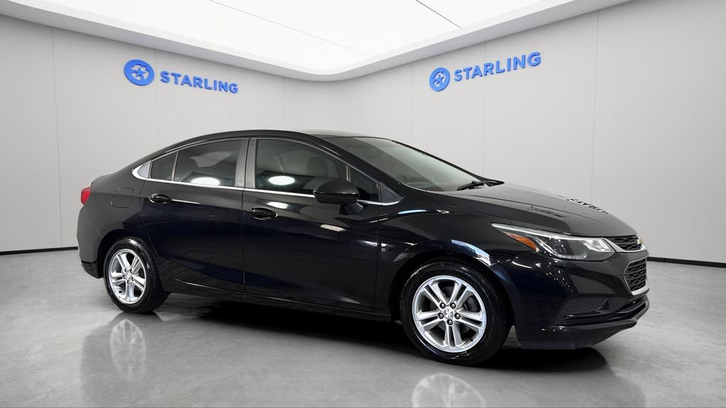 Used 2017 Chevrolet Cruze LT w/ Convenience Package FWD image 11
