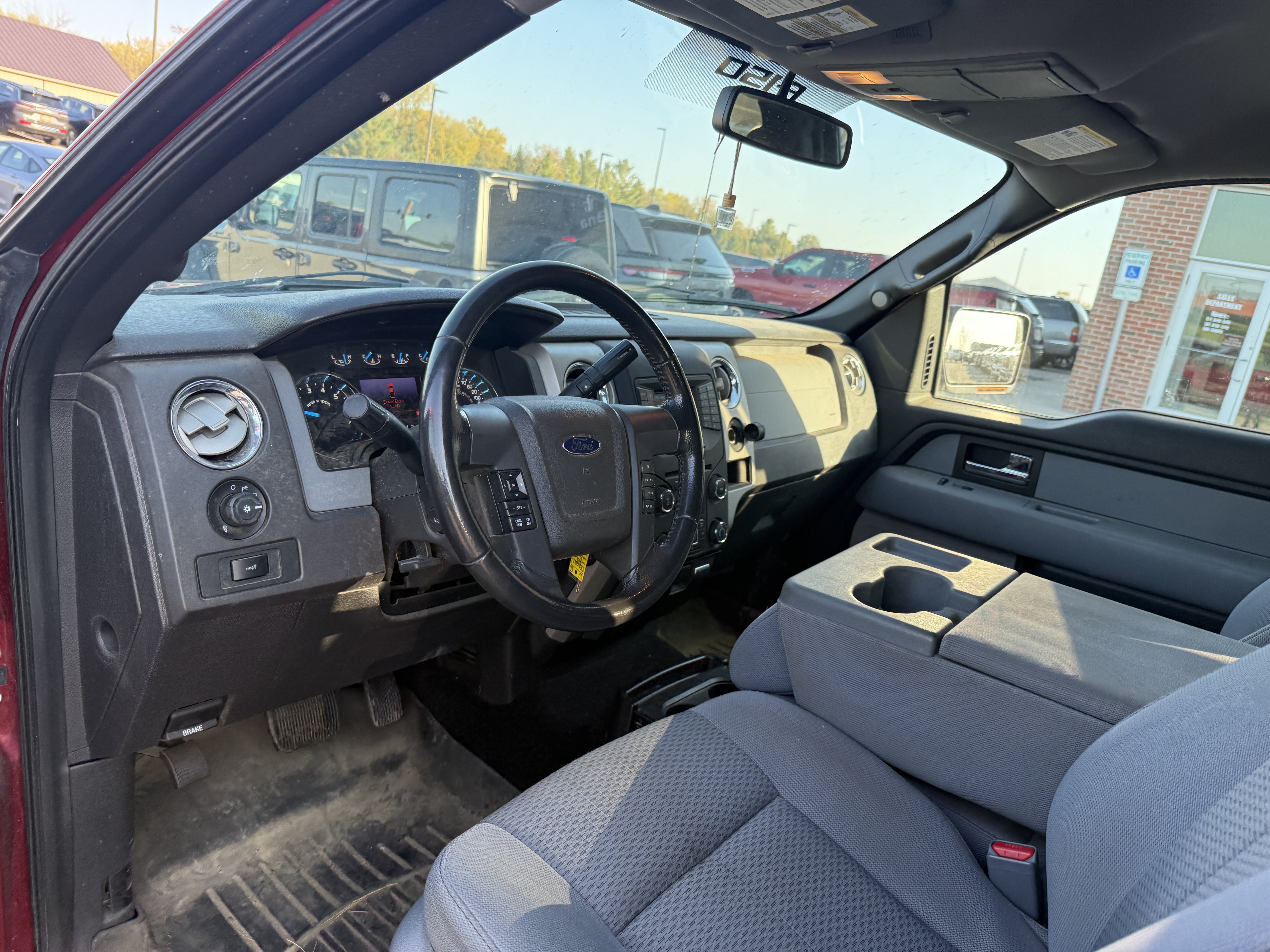 Used 2013 Ford F150 XLT w/ Luxury Equipment Group AWD/4WD image 3