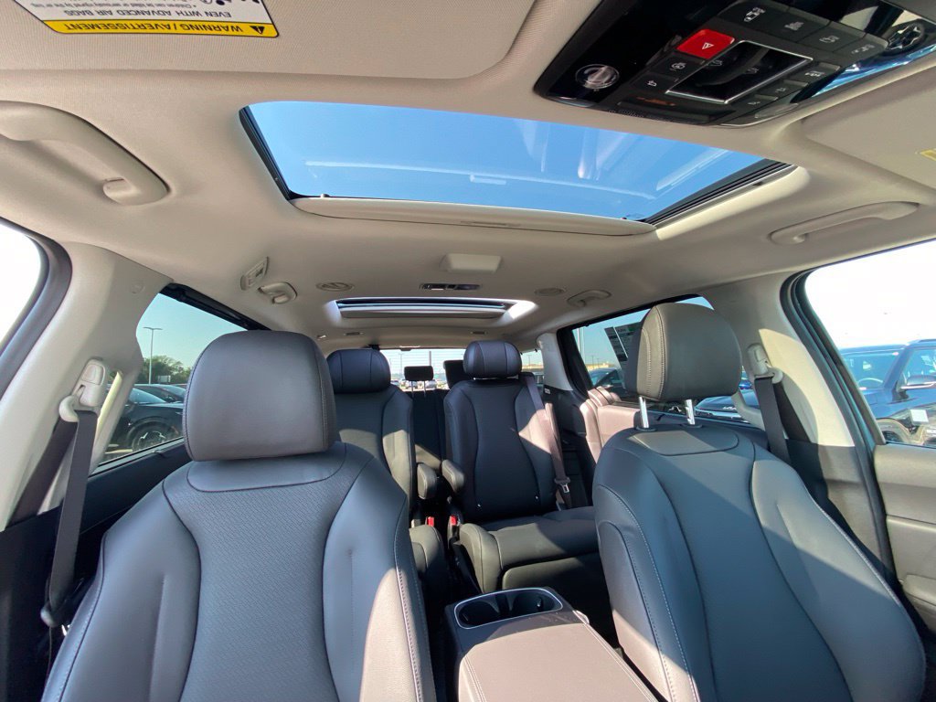 New 2026 Kia Carnival SX Prestige FWD image 32