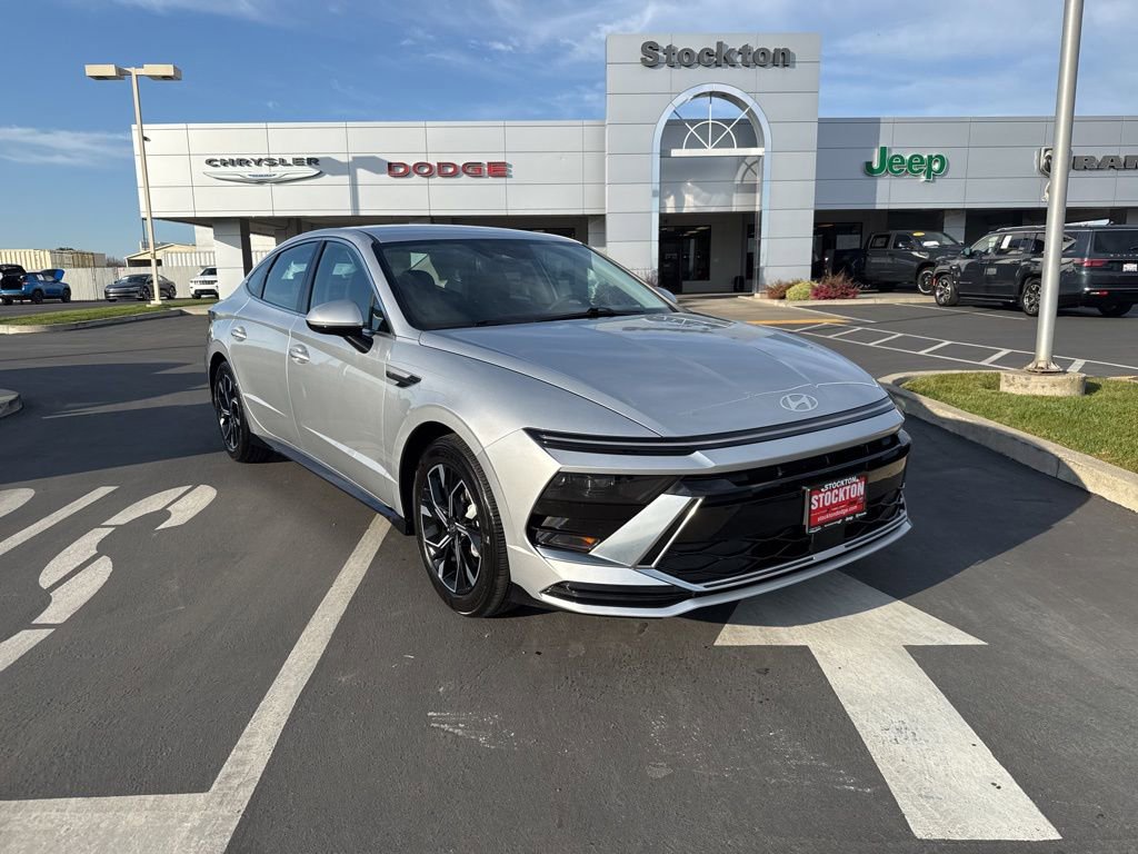 Used 2025 Hyundai Sonata SEL image 2