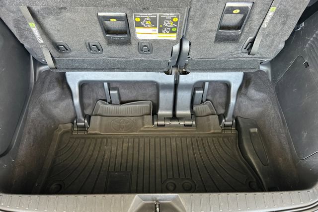 Used 2023 Toyota Sienna XSE w/ XSE Plus Package AWD/4WD image 18
