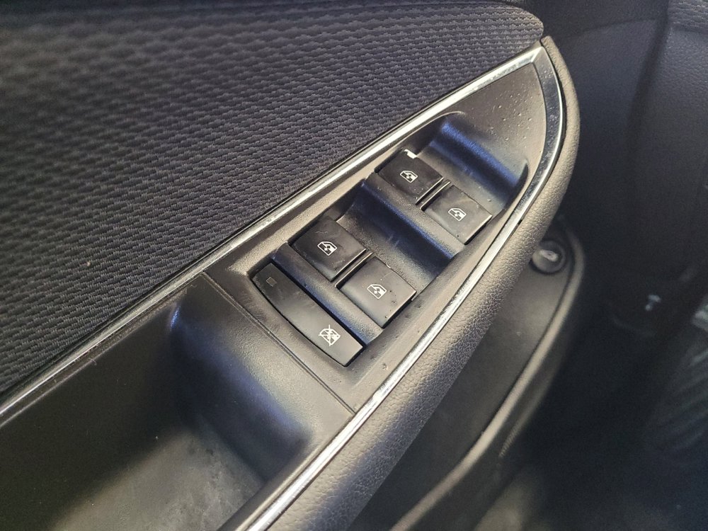 Used 2019 Chevrolet Cruze LT FWD image 27