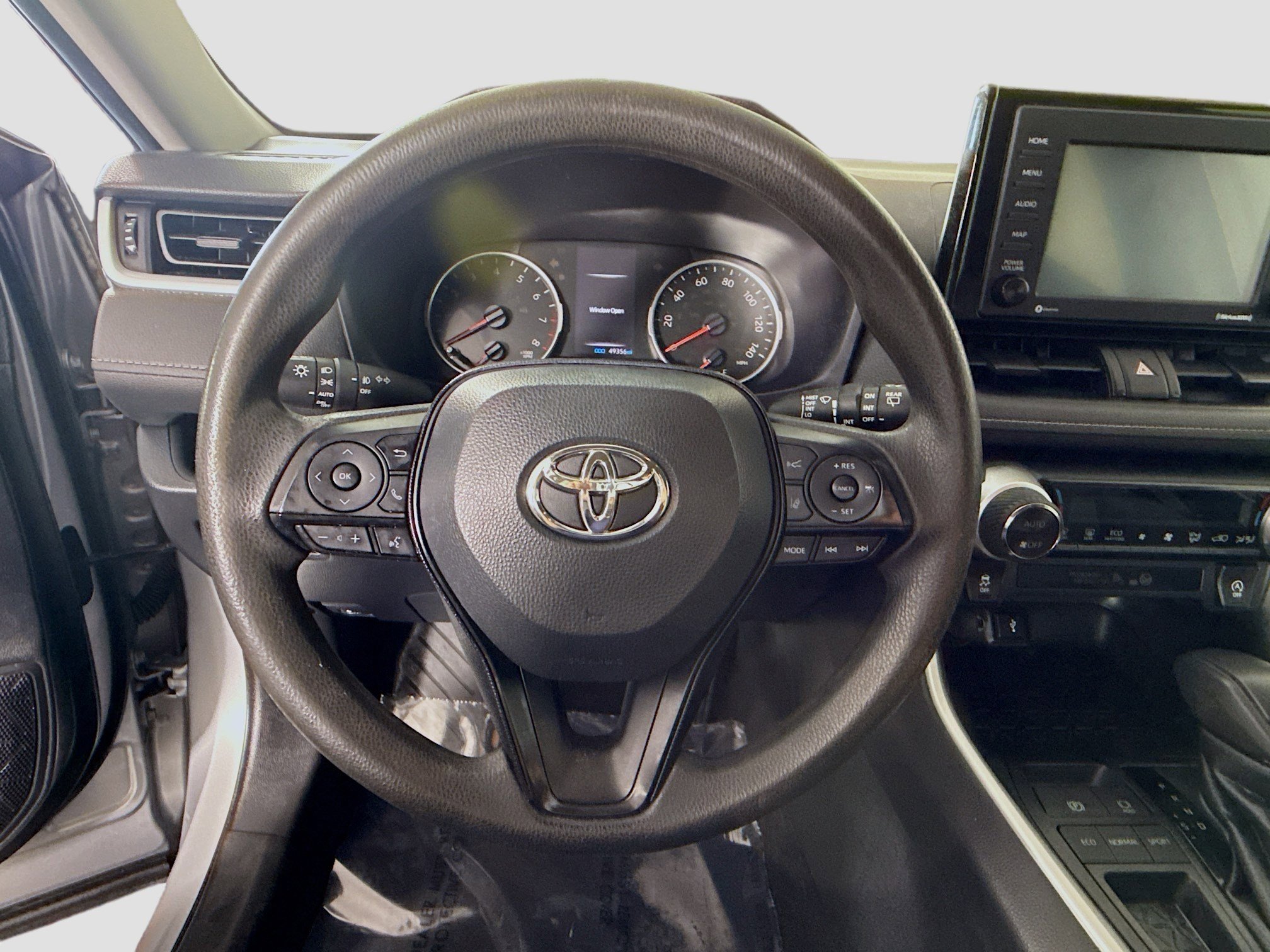 Used 2020 Toyota RAV4 XLE FWD image 13