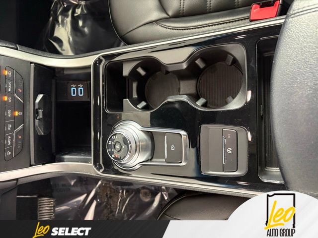 Used 2020 Ford Edge SEL w/ Cold Weather Package AWD/4WD image 19