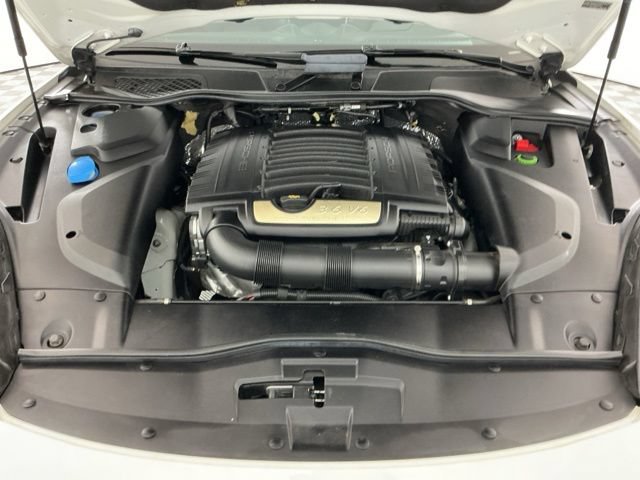 Used 2017 Porsche Cayenne AWD/4WD image 31