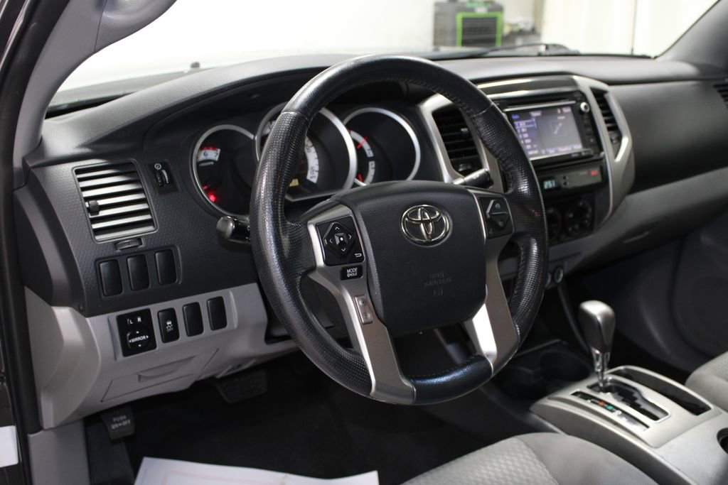 Used 2014 Toyota Tacoma 2WD Double Cab image 16